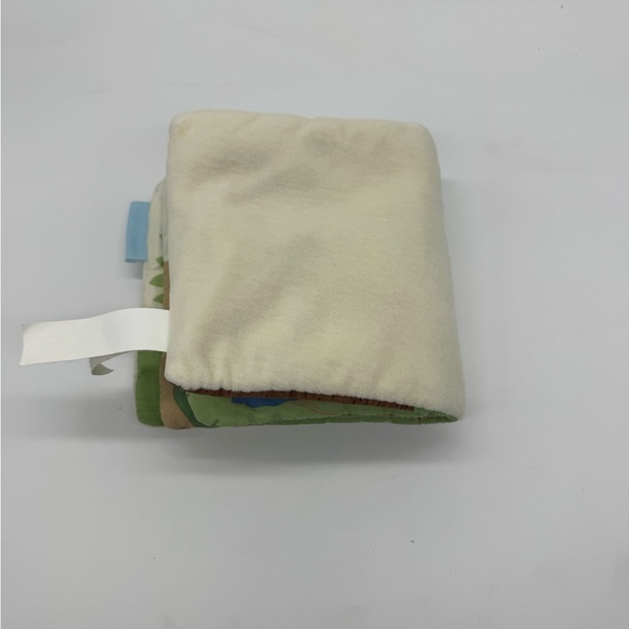 Peter Rabbit Snuggle soft book - Picture 5 of 5